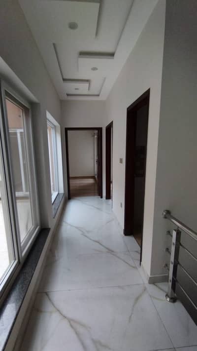 10 marla uppar portion for rent