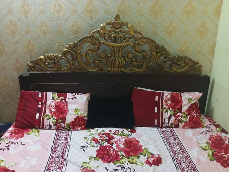 double bed ,2 side tables,with dressing table 0