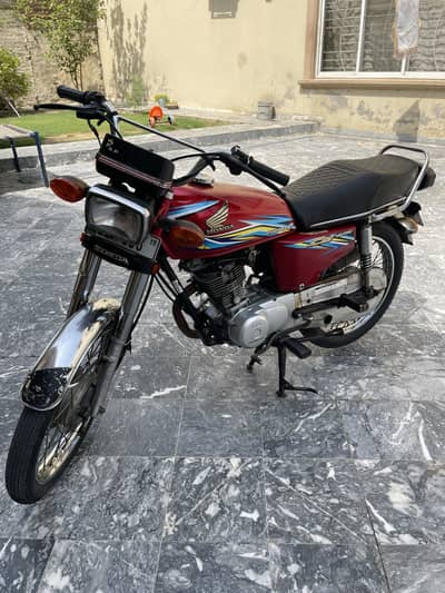 Honda 125 2019 model - all genuine , good condition
