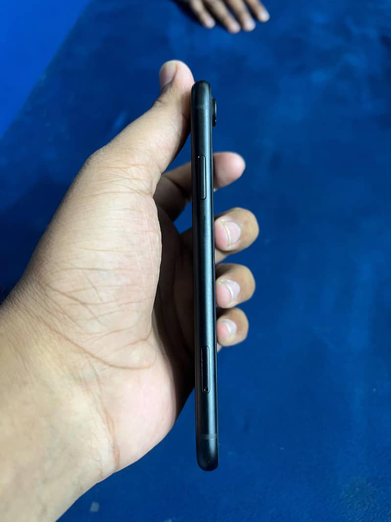 iPhone xr 2