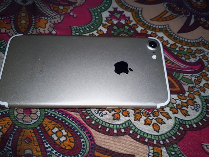 Apple iPhone 7 1