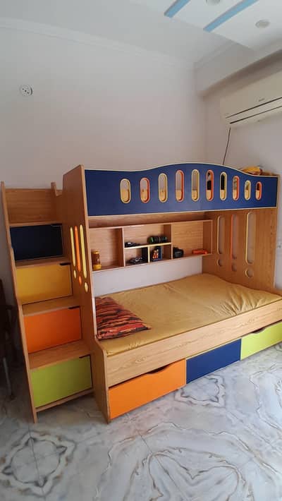 Strong Bunker Bed including 2 mattresses. XL size according to width