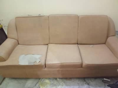 6 seeter leather sofa springs Wala for sale achi condition m hai