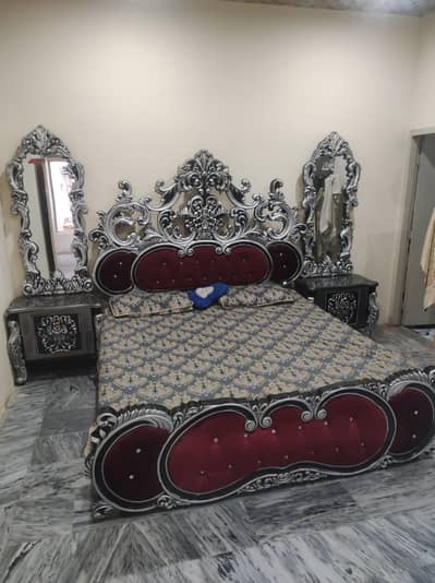 Bed and Dressing For sale lush condition