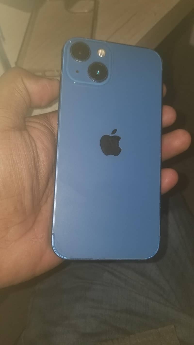 Apple iPhone 13 4
