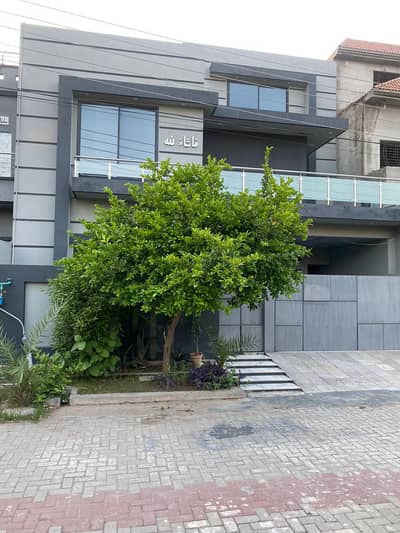 House for Sale 10 Marla Park Facing