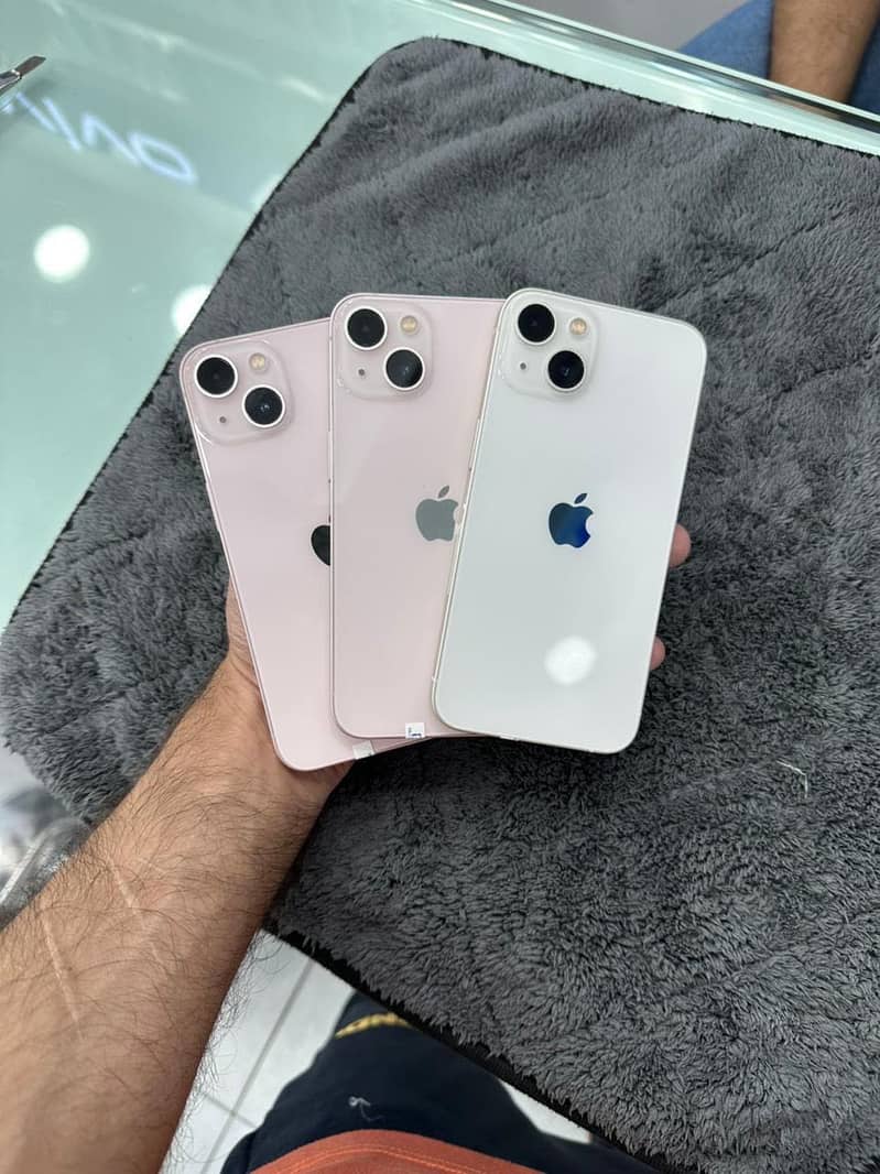 Apple iPhone 13 0