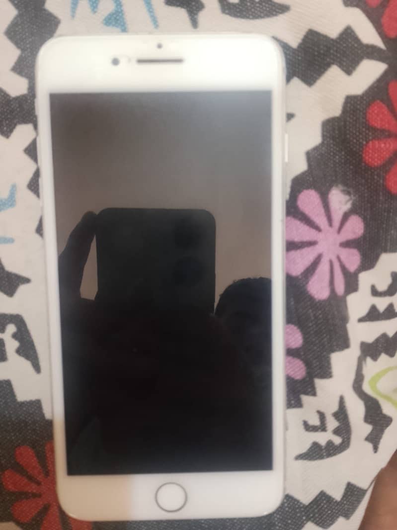 Apple iPhone 7 Plus 1