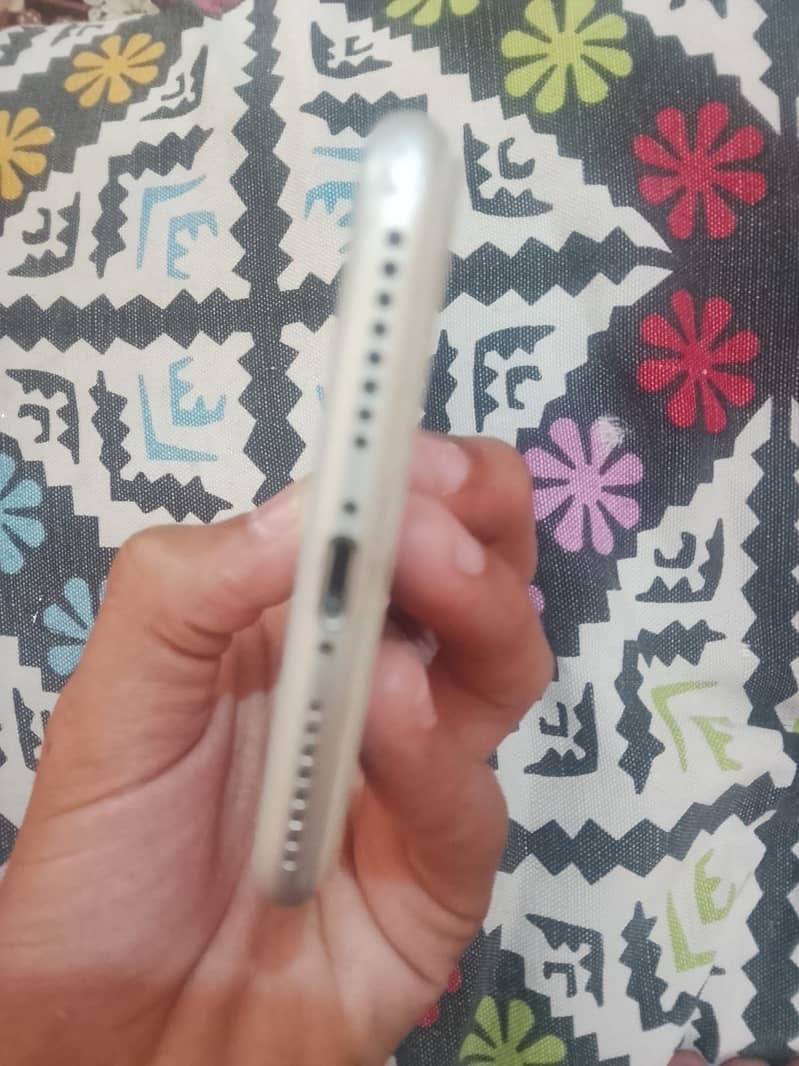Apple iPhone 7 Plus 2