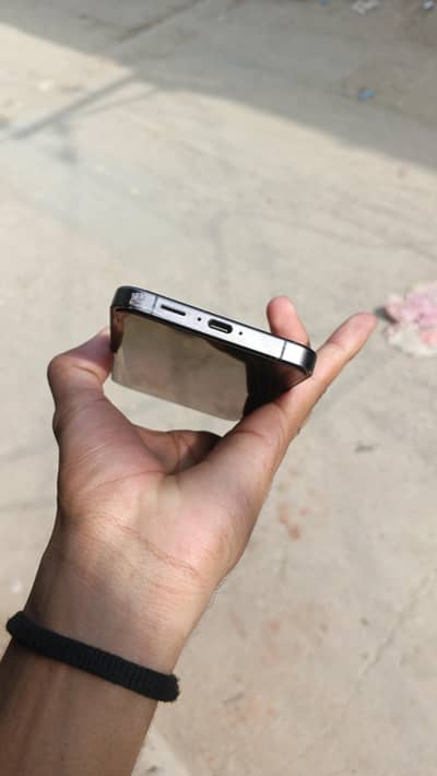 Samsung Mobile S24 fE