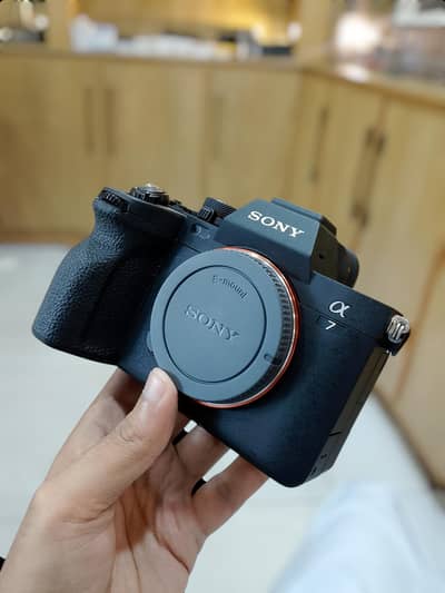 Sony A7IV body only