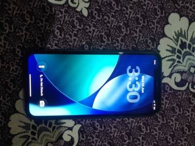 iPhone 11 factory unlock storage 64gb battery health 86 % with box
