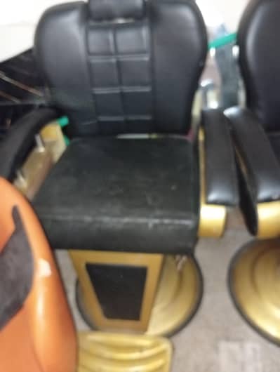 parlor for sale bilkul new setup Hy Sara sman Hy