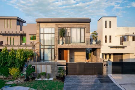 ANW REAL ESTATE PROUDLY OFFERS: 8 Marla Elegant And Fully Furnished Bungalow Is Available In The Best Block Of DHA Lahore.