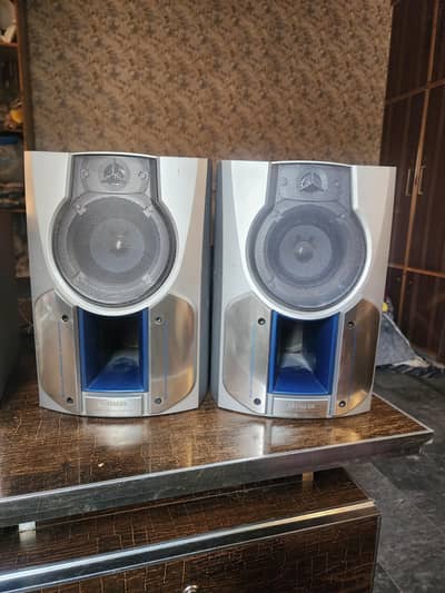 Aiwa woofer speakers all OK original ksi ko chahy to rabta krne  awan