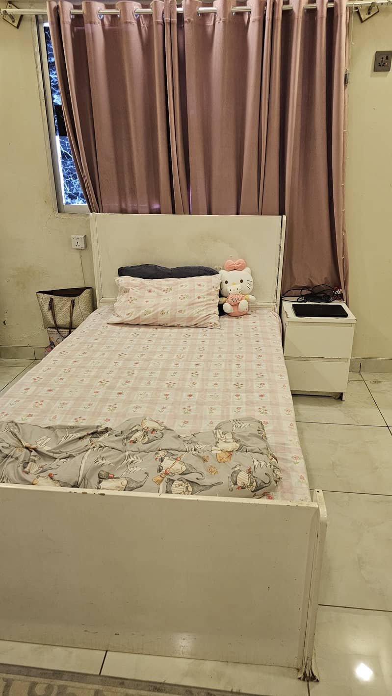 Bed and Side table 0