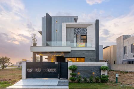 ANW REAL ESTATE PROUDLY OFFERS: 5 Marla Elegant Bungalow Is Available In The Best Block Of DHA Lahore.