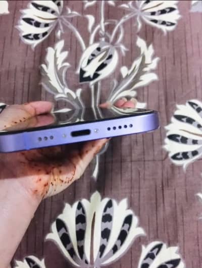 Apple iPhone 12