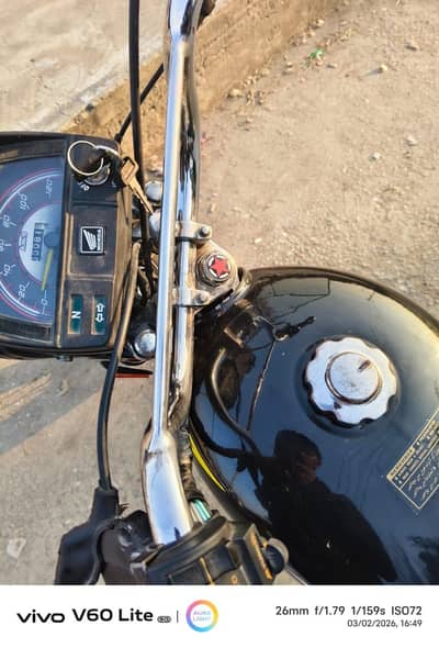 Ravi bike ha urgently sale karni haa all okay hai