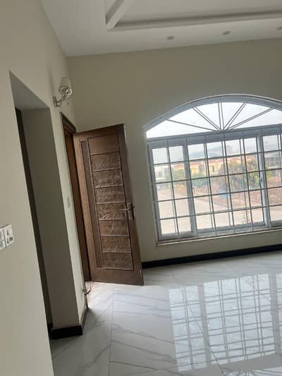 Sector C1, 10m House For Sale On Reasonable Price.