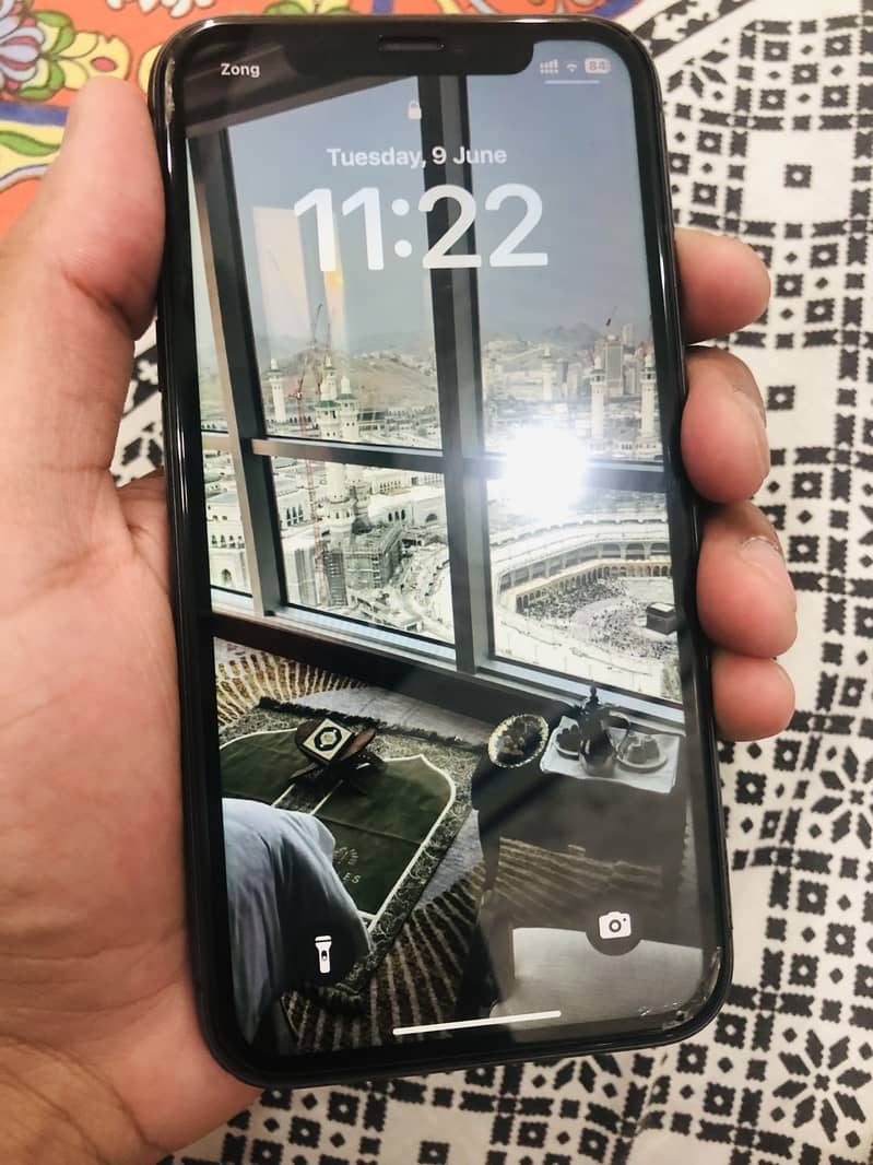 Apple iPhone 11 0