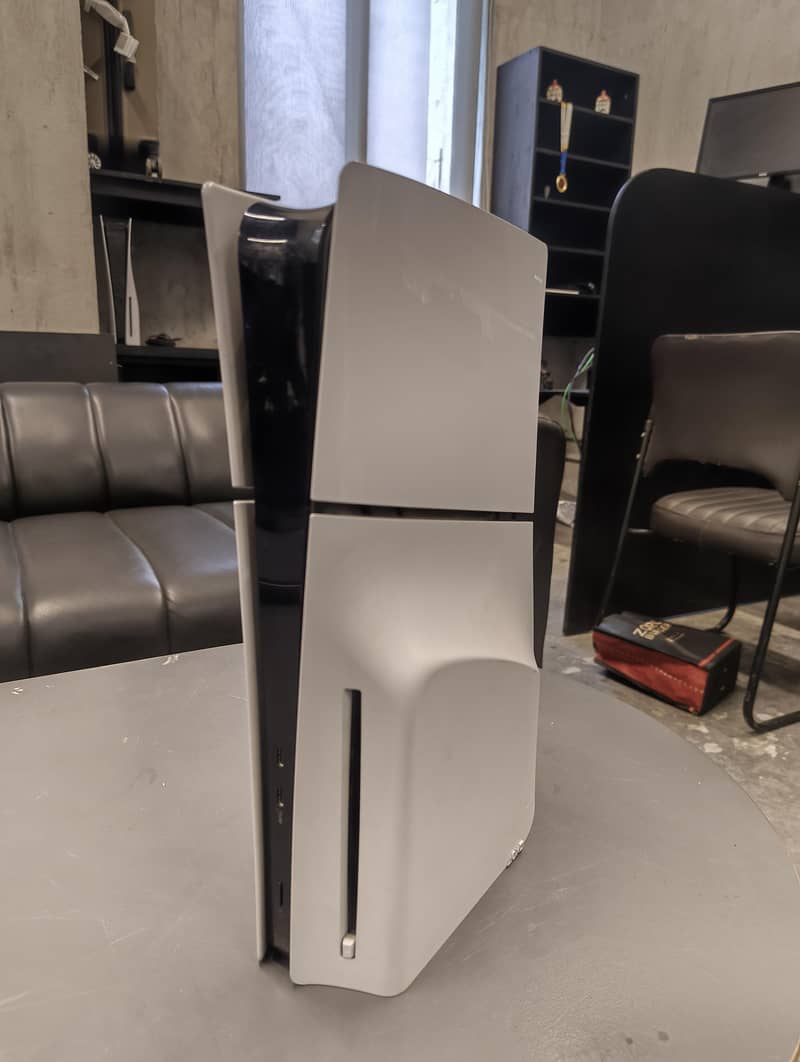 PS5 Slim 0