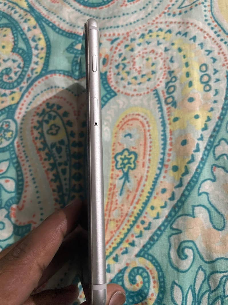 Apple iPhone 7 Plus 0
