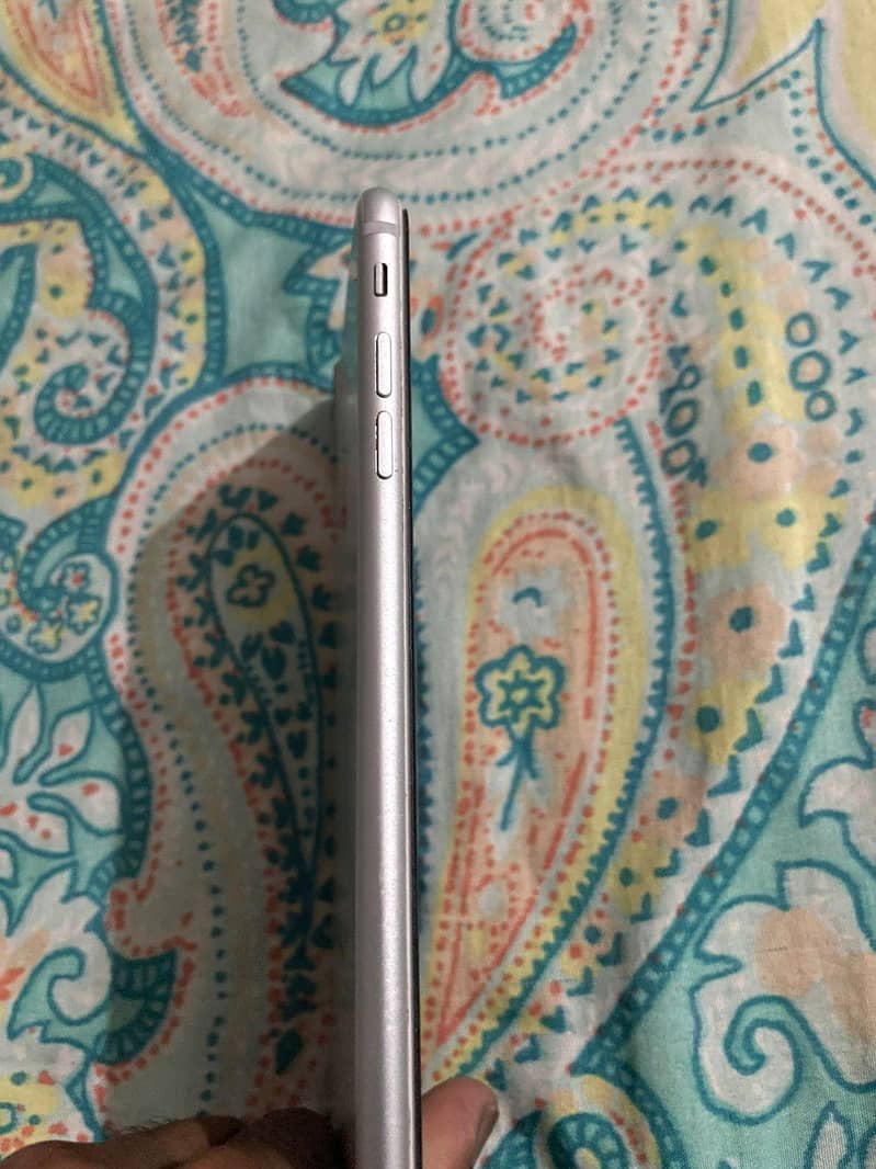 Apple iPhone 7 Plus 3