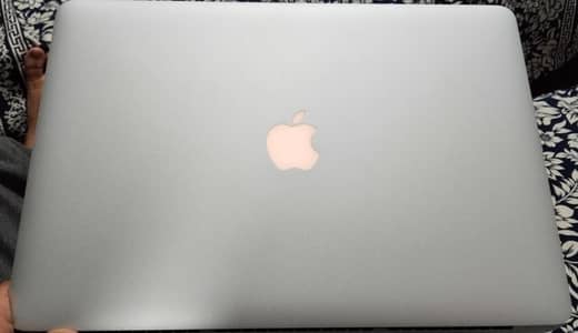 MACBOOK