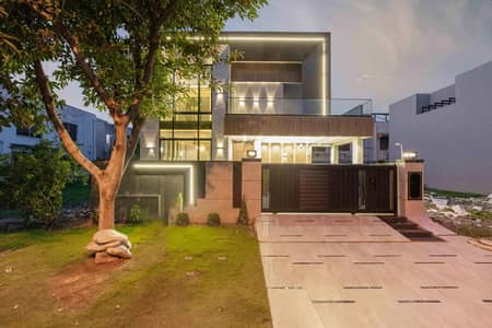 ANW REAL ESTATE PROUDLY OFFERS: 10 Marla Elegant Bungalow Is Available In The Best Block Of DHA Lahore.