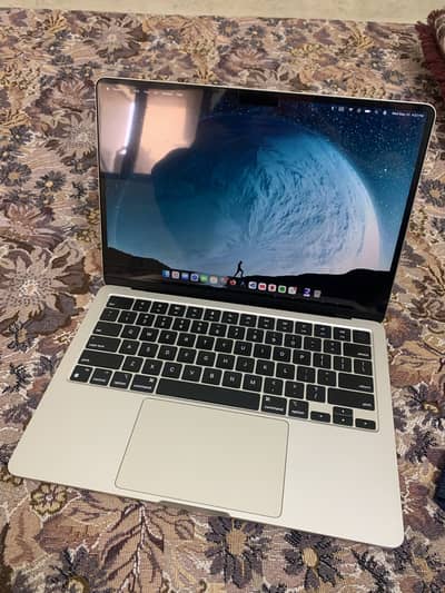 MacBook M2