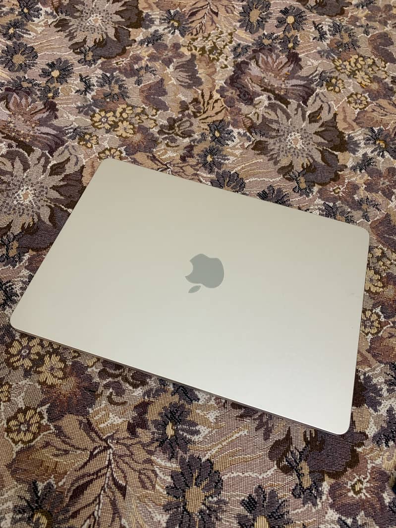 MacBook M2 1