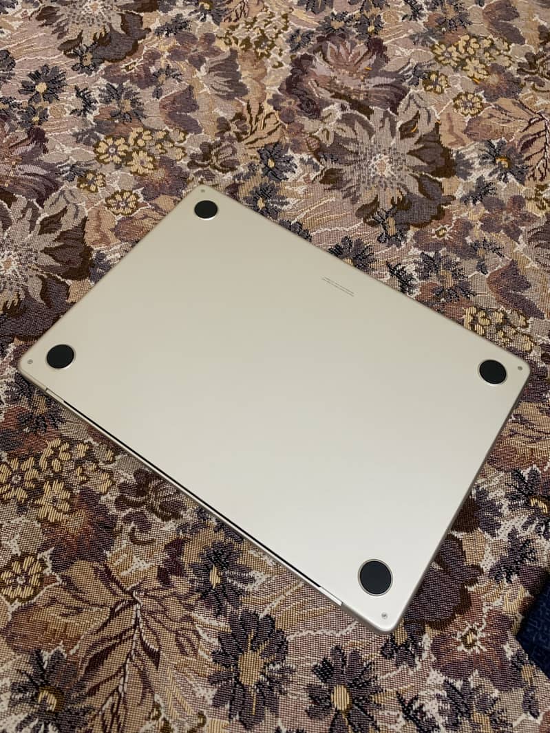 MacBook M2 2