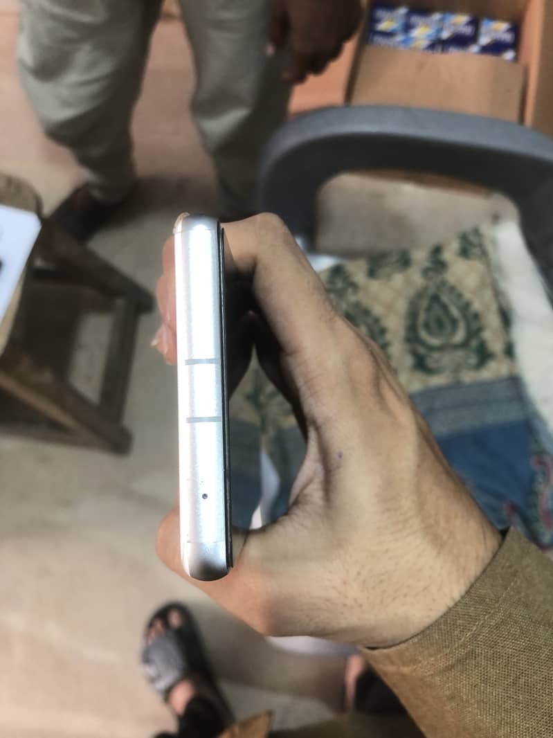 Google Pixel 7a 5