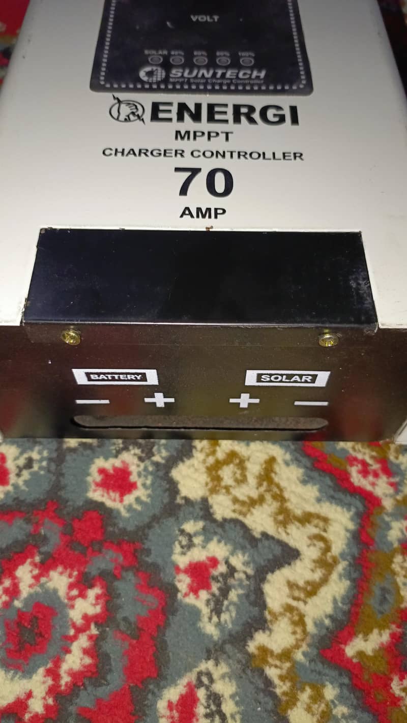 MPPT solar charge controller 1
