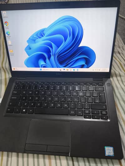 Dell latitude 5300 Core i7 8th Generation