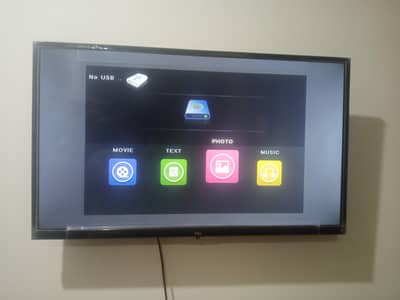 TCL 32 inch LED for sale in new condition