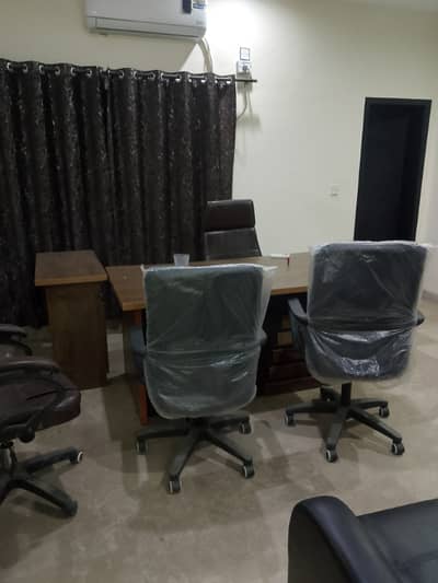 Furnished office available in ucp