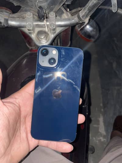 Apple iPhone 13