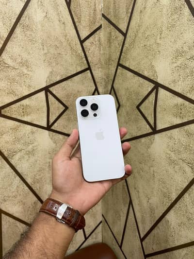 Apple iPhone 16 Pro