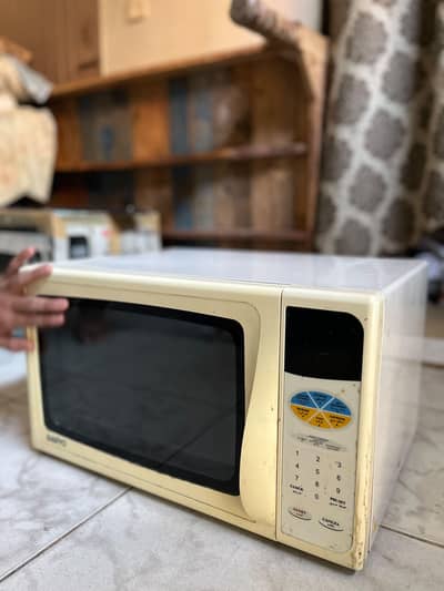 SANYO MICROWAVE | GOOD CONDITION