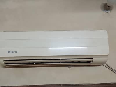 1 Ton Split AC In working condition