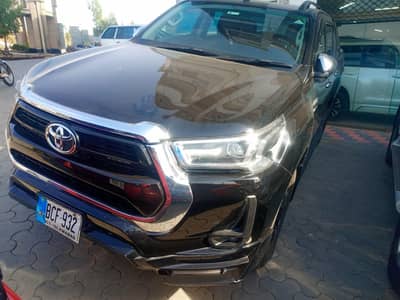 Toyota Hilux Revo V