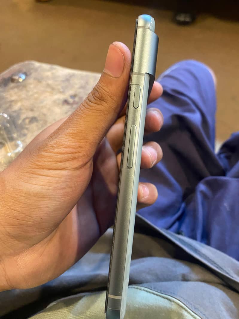 Google Pixel 8 1