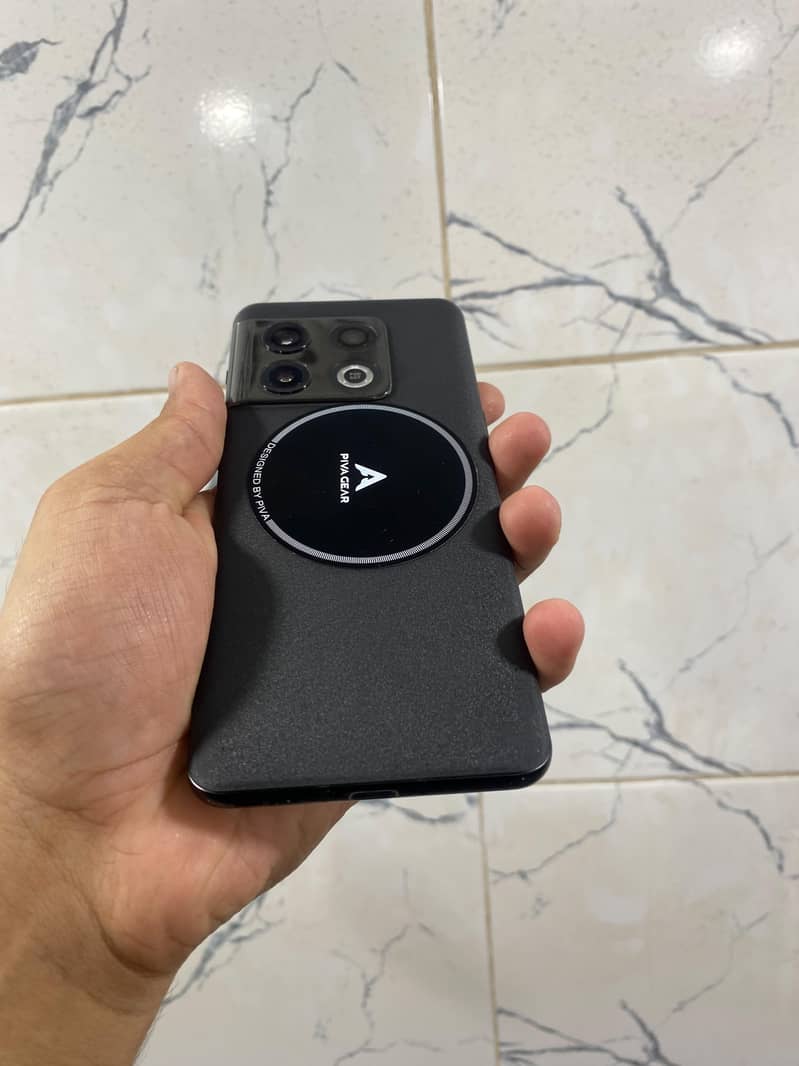 One Plus 10 Pro 1