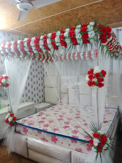 Room mseari cars decorations or fresh flower gjry haar available hain