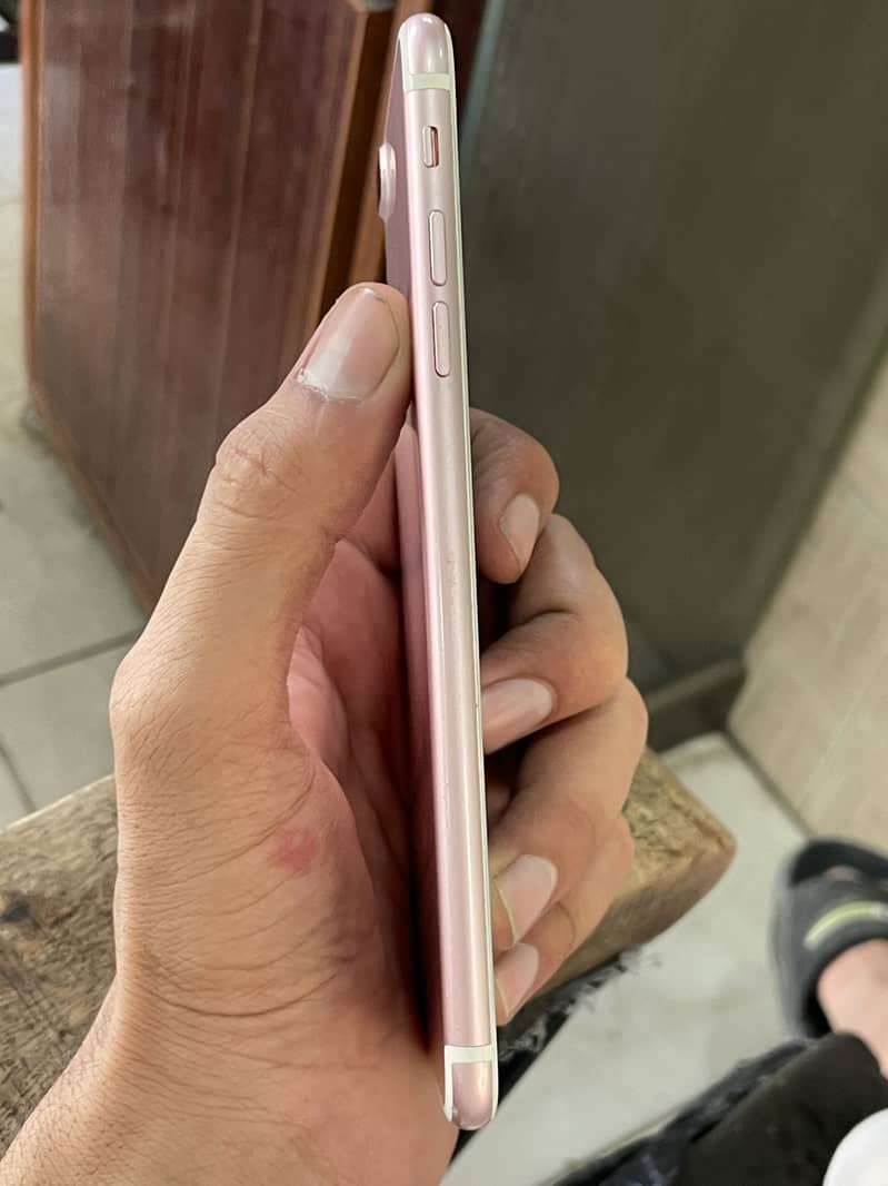 Apple iPhone 7 Plus 1