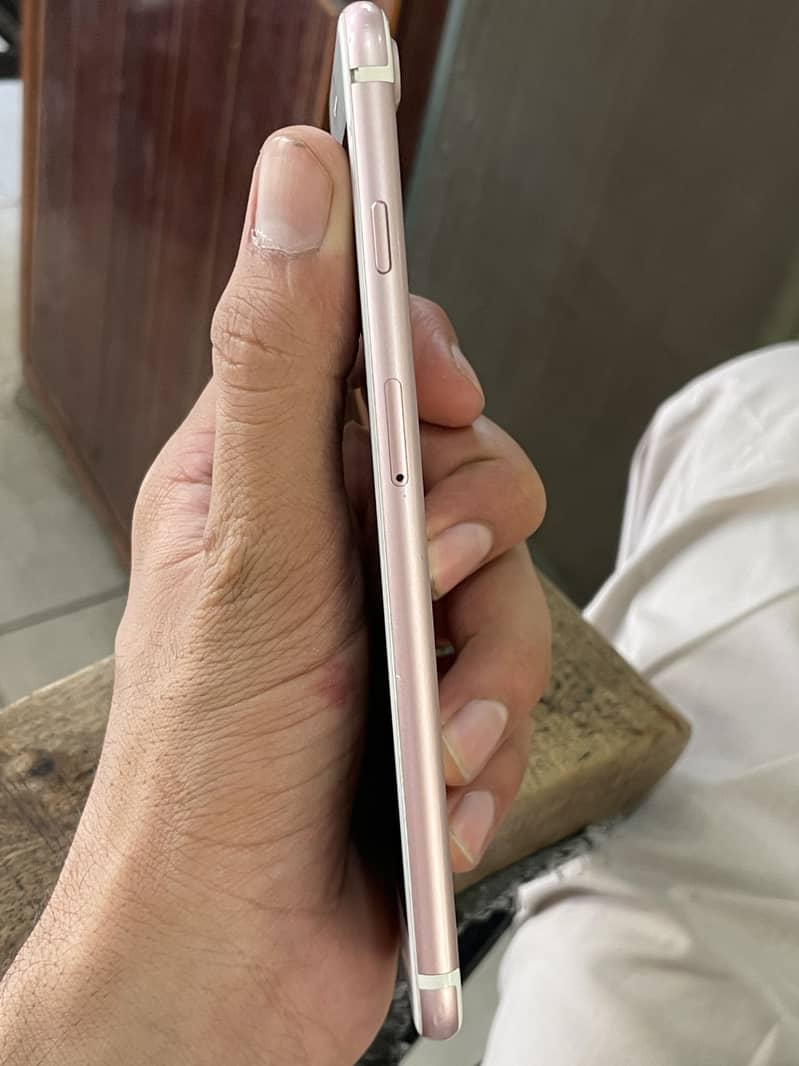 Apple iPhone 7 Plus 3