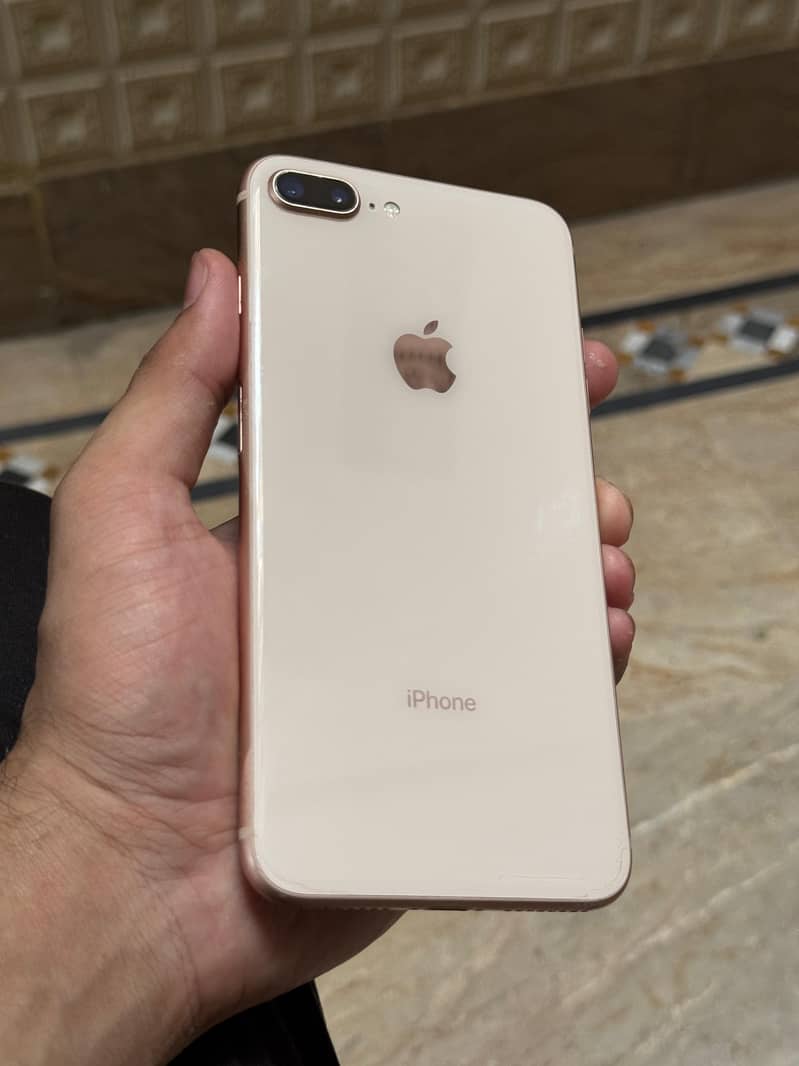 Apple iPhone 8 Plus 0