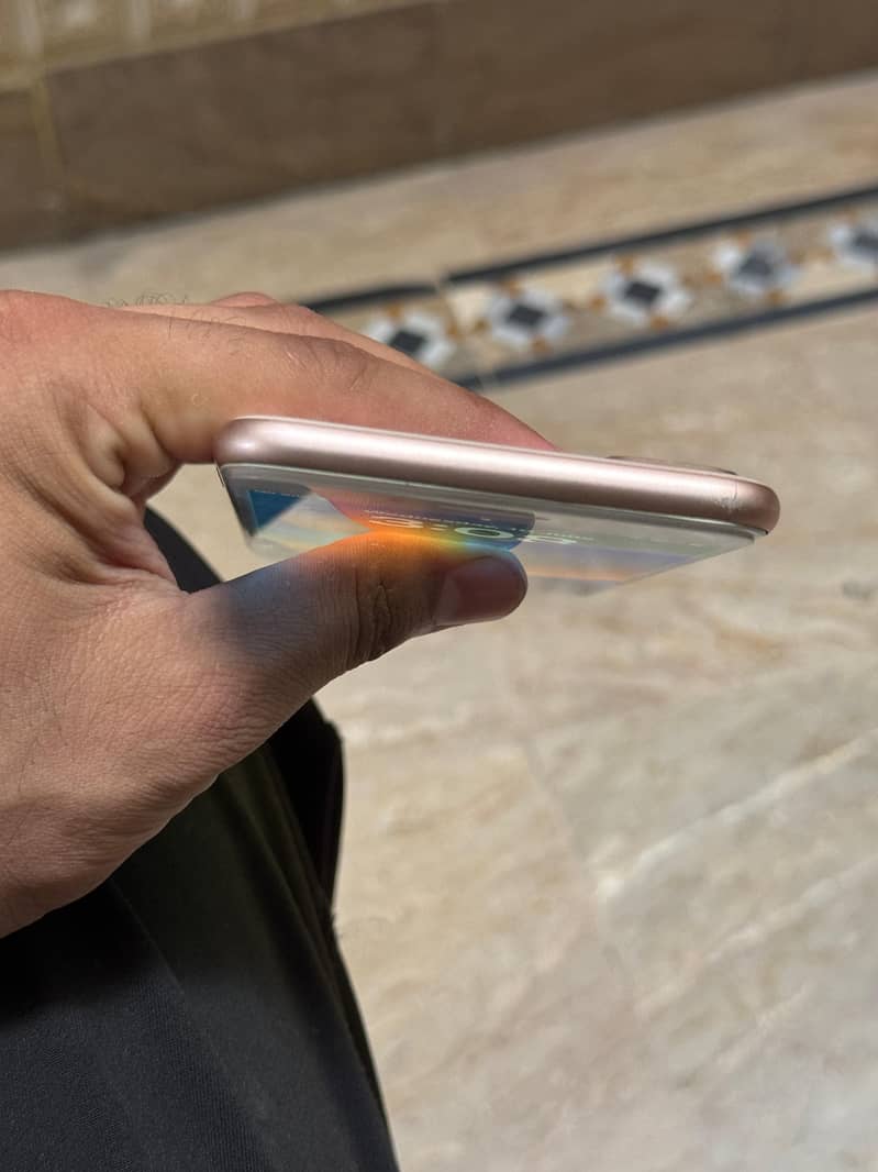 Apple iPhone 8 Plus 4